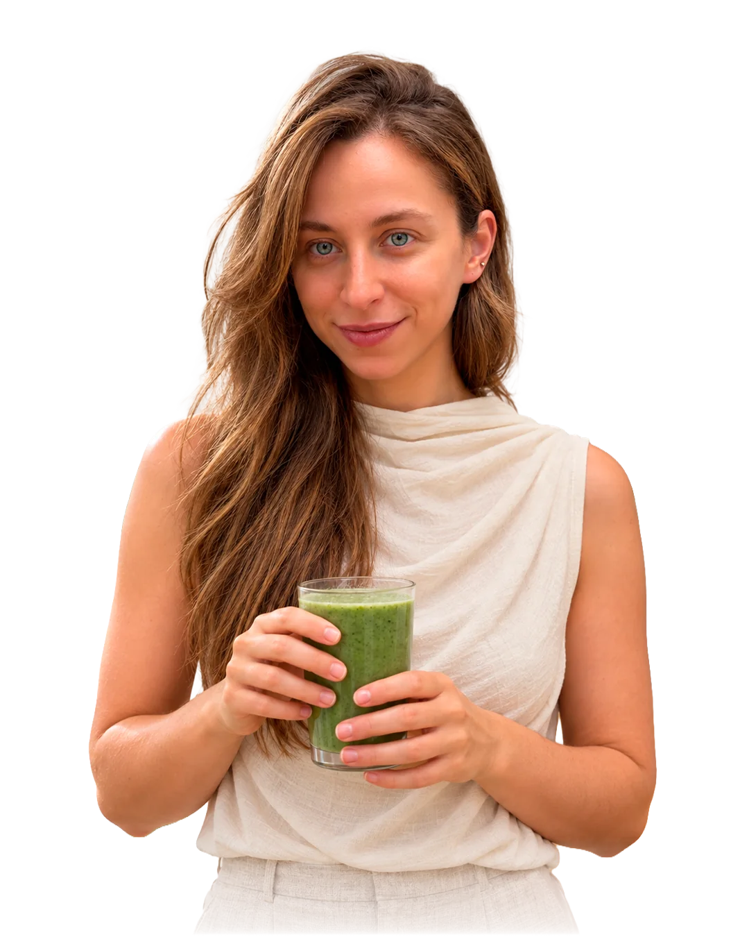 Naty sonriendo, con un licuado verde en las manos